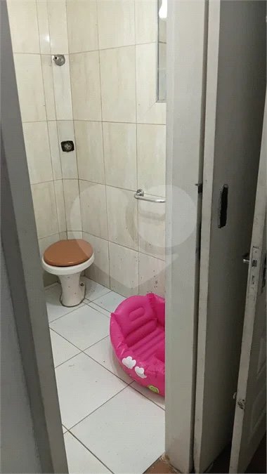 IMÓVEL COM SOBRADO + OUTRA CASA NO TERRENO, ÓTIMA PARA RENDA OU FAMÍLIA GRANDE