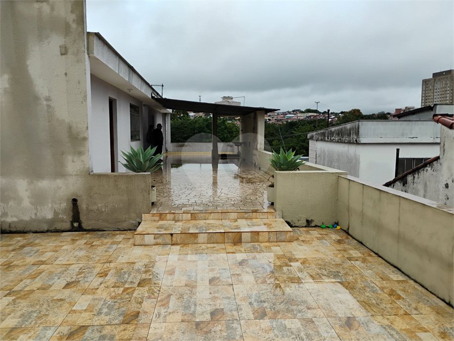 Sobrado à venda com 3 quartos, sendo 1 suíte,  em Jardim Jabaquara, São Paulo, SP