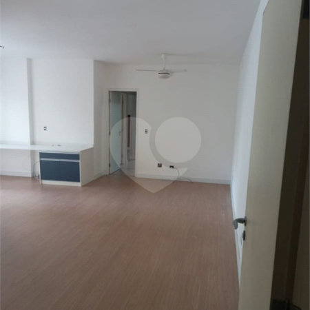 Apartamento à venda com 3 quartos, sendo 1 suíte,  em Vila Olímpia, São Paulo, SP