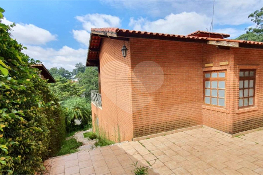 Sobrado à venda ou para alugar com 5 quartos, sendo 3 suítes, em Serra da Cantareira, São Paulo, SP