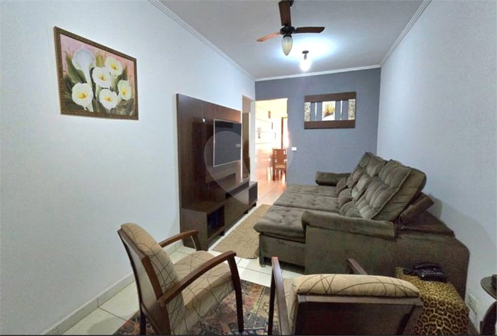 Casa à venda com 3 quartos em Jardim Roberto Selmi Dei, Araraquara, SP