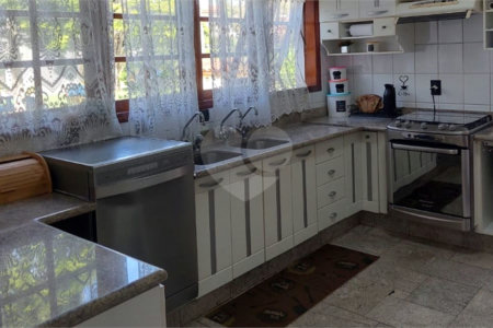 Casa à venda com 4 quartos, sendo 2 suítes, no condomínio Vivendas do Lago, Sorocaba - SP