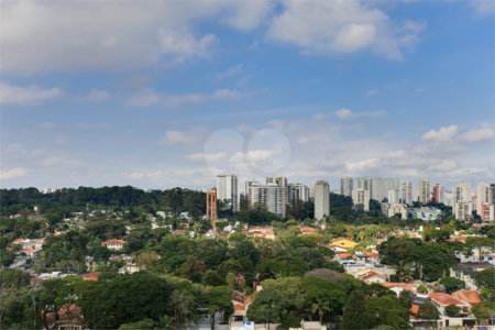 Apartamento à venda com 3 quartos, sendo 2 suítes,  em Alto da Boa Vista, São Paulo, SP