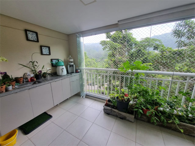 Apartamento à venda com 3 quartos, sendo 1 suíte,  em Horto, São Paulo, SP