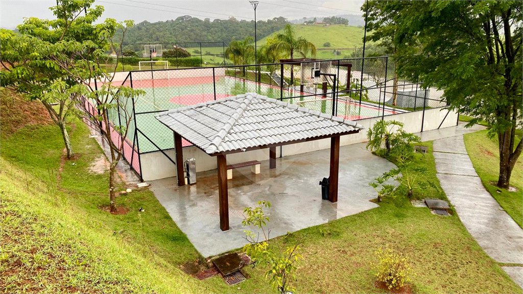 Casa à venda ou para alugar com 3 suítes no condomínio Villa Real, Bragança Paulista - SP