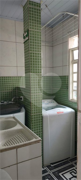 Sobrado à venda com 3 quartos em Vila Maria de Maggi, Suzano, SP
