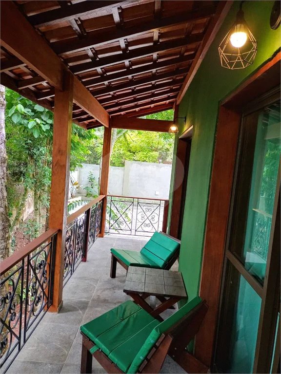 Casa à venda ou para alugar com 5 quartos, sendo 4 suítes, no condomínio Associação Reserva das Hortênsias, Mairiporã - SP