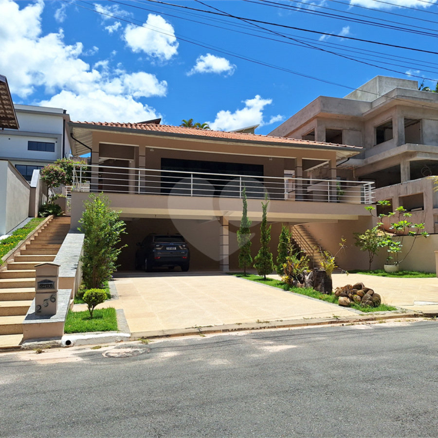 Casa à venda com 3 suítes no condomínio Bosque de Grevilea, Vinhedo - SP