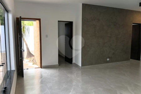 Sobrado para alugar com 2 quartos, sendo 1 suíte, no Centro, São Roque, SP
