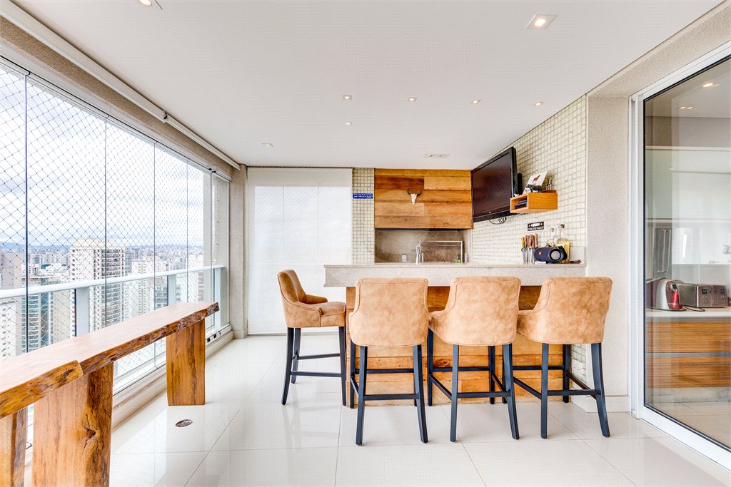 Apartamento à venda com 4 suítes em Campo Belo, São Paulo, SP