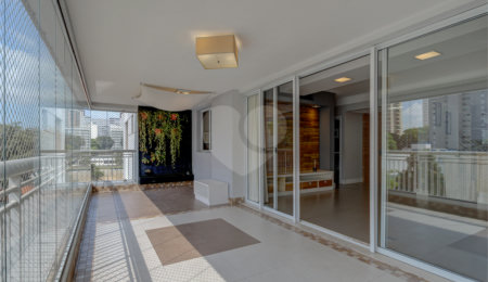 Apartamento à venda com 4 quartos, sendo 3 suítes,  em Alto da Boa Vista, São Paulo, SP
