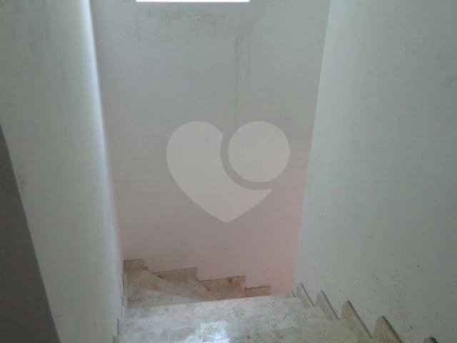Sobrado à venda com 3 quartos, sendo 1 suíte,  em Parque Continental II, Guarulhos, SP