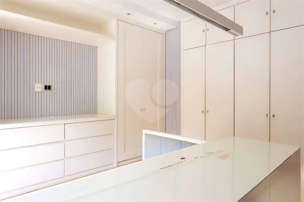 Casa à venda com 4 suítes em Jardim Leonor, São Paulo, SP