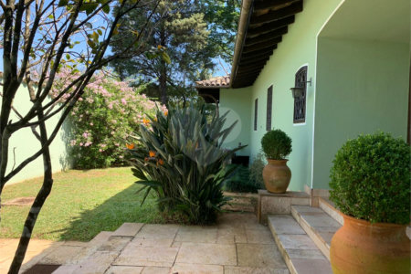 Casa Térrea à venda com 3 suítes em Interlagos, São Paulo, SP