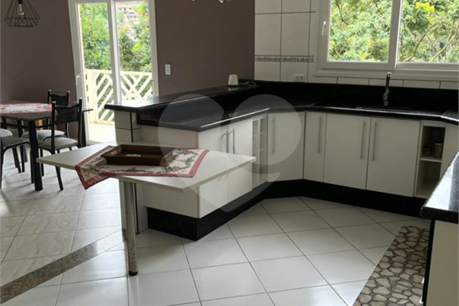 Casa à venda com 4 quartos, sendo 1 suíte, no condomínio Estancia da Serra / Residencial Nova Mairipora, Mairiporã - SP