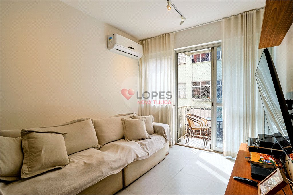 Apartamento à venda com 3 quartos, sendo 1 suíte,  em Lagoa, Rio de Janeiro, RJ