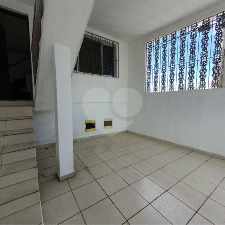 Sobrado à venda ou para alugar com 2 quartos em Vila Marieta, São Paulo, SP