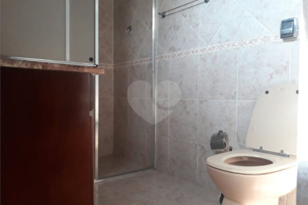 Casa à venda com 4 quartos, sendo 1 suíte, no Centro, São Roque, SP