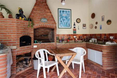 Casa à venda ou para alugar com 3 suítes em Vila Petrópolis, Atibaia, SP