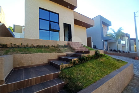 Casa à venda com 3 quartos, sendo 1 suíte, no condomínio Buona Vita, Atibaia - SP