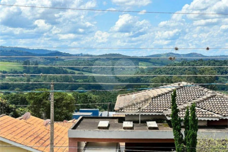Sobrado à venda com 3 suítes em Jardim dos Pinheiros, Atibaia, SP