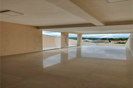 Casa à venda com 3 quartos, sendo 1 suíte, em Vila Santa Rosália, São Roque, SP