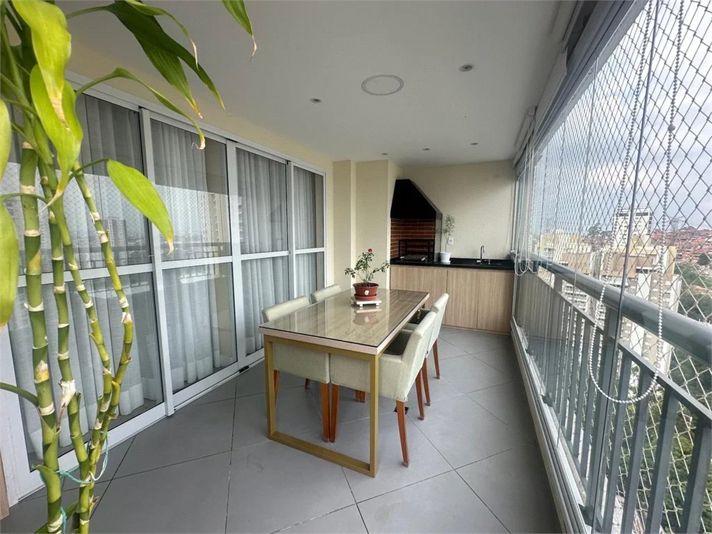 Apartamento à venda com 3 quartos, sendo 1 suíte,  em Vila Andrade, São Paulo, SP