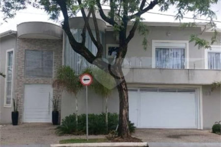 Casa à venda com 3 suítes no condomínio Campos do Conde I, Paulínia - SP
