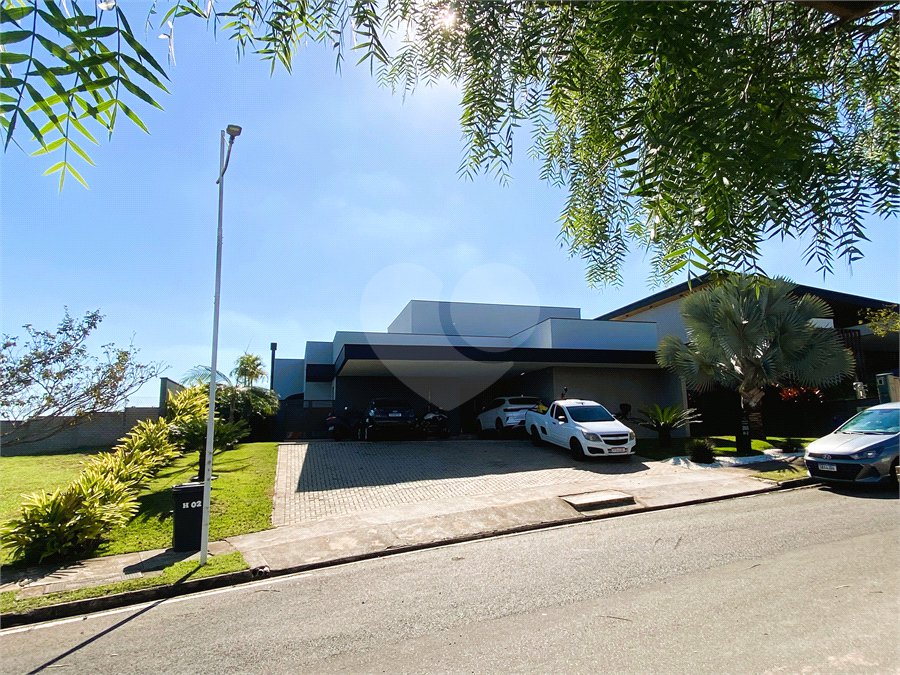 Casa à venda com 3 suítes no condomínio Saint Patrick, Sorocaba - SP