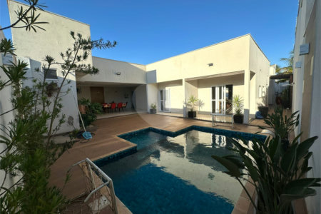 Casa à venda com 3 suítes em Cidade Jardim, Araraquara, SP
