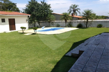 Casa à venda com 4 quartos, sendo 3 suítes,  em Vila Áurea, Poá, SP