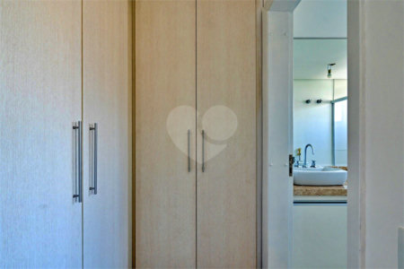 Apartamento à venda com 3 suítes em Campo Belo, São Paulo, SP