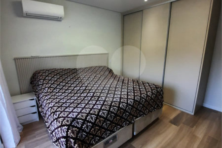 Casa à venda com 3 suítes no condomínio Ecovillagio, São Roque - SP