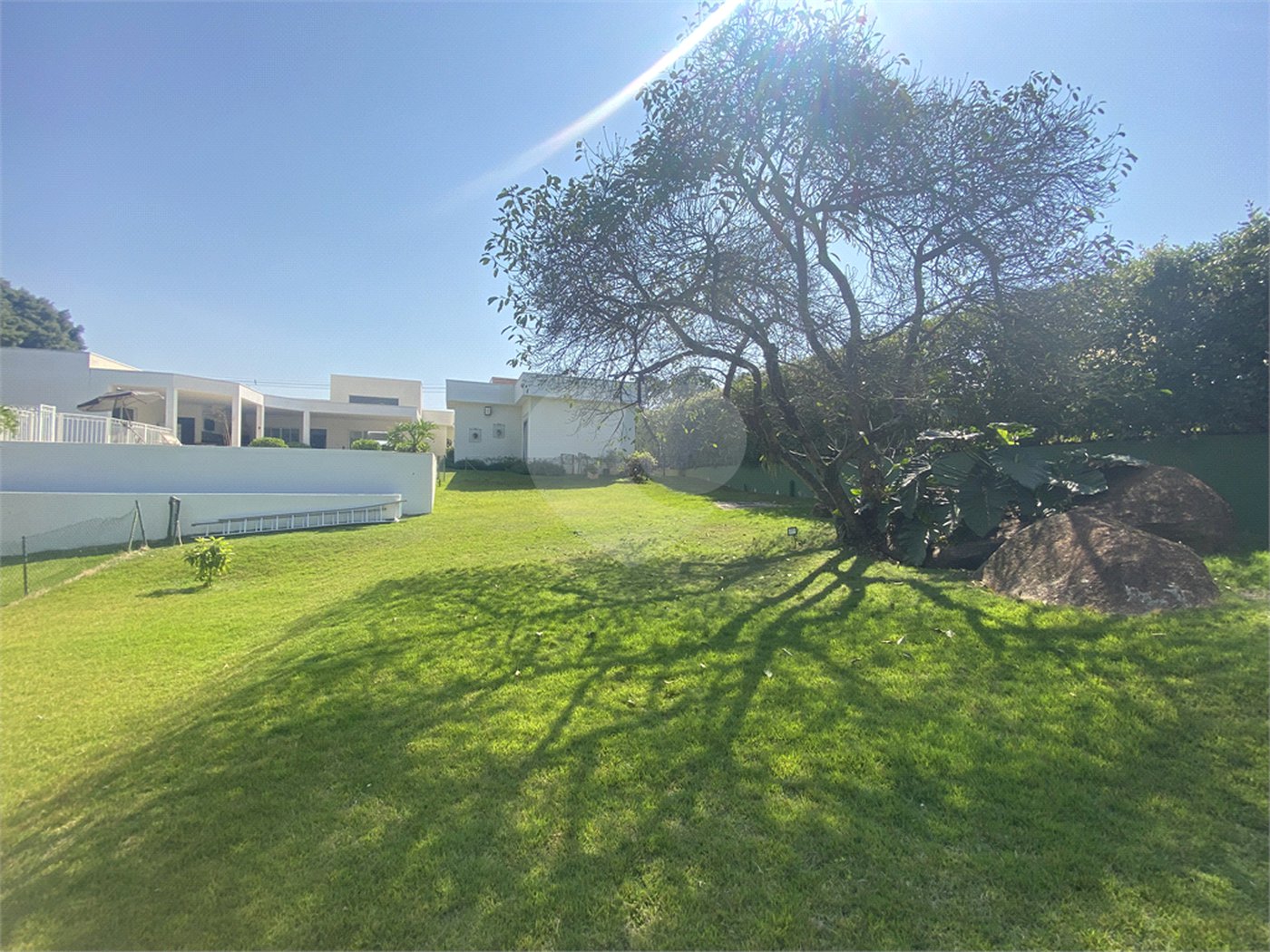 Casa à venda com 6 quartos, sendo 5 suítes, no condomínio Monte Belo, Salto - SP