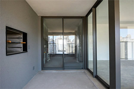 Apartamento à venda com 3 suítes em Campo Belo, São Paulo, SP