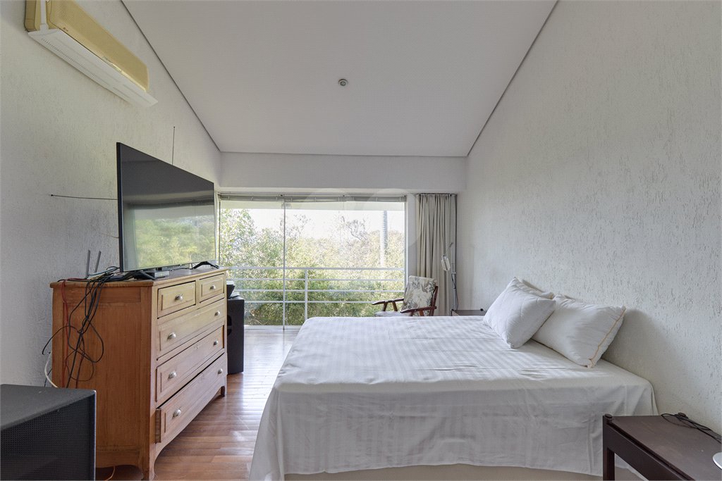 Casa à venda com 3 quartos, sendo 1 suíte, em Guarapiranga, São Paulo, SP