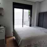 Casa à venda ou para alugar com 4 suítes no condomínio Figueira Garden, Atibaia - SP