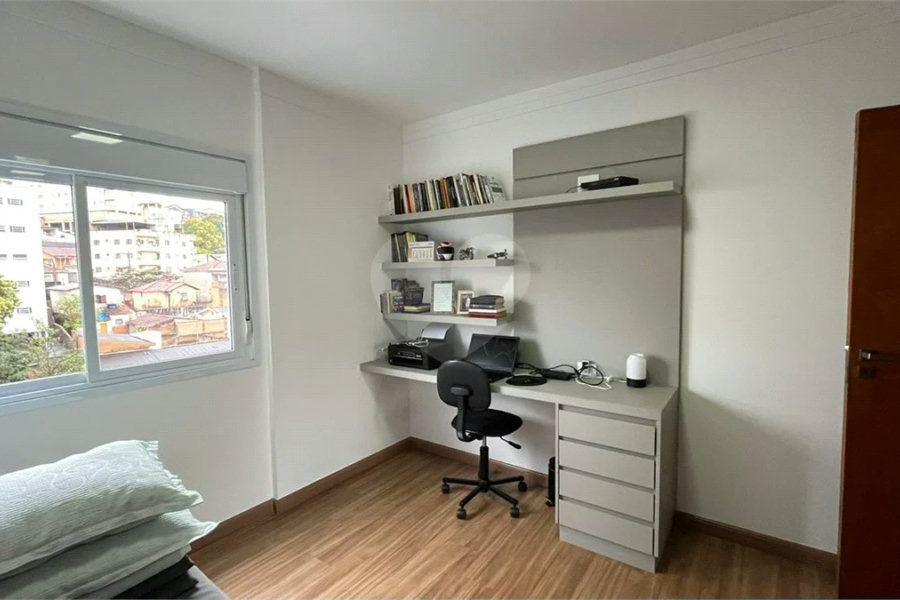 Apartamento à venda com 3 quartos, sendo 1 suíte, no Centro, Poços de Caldas - MG