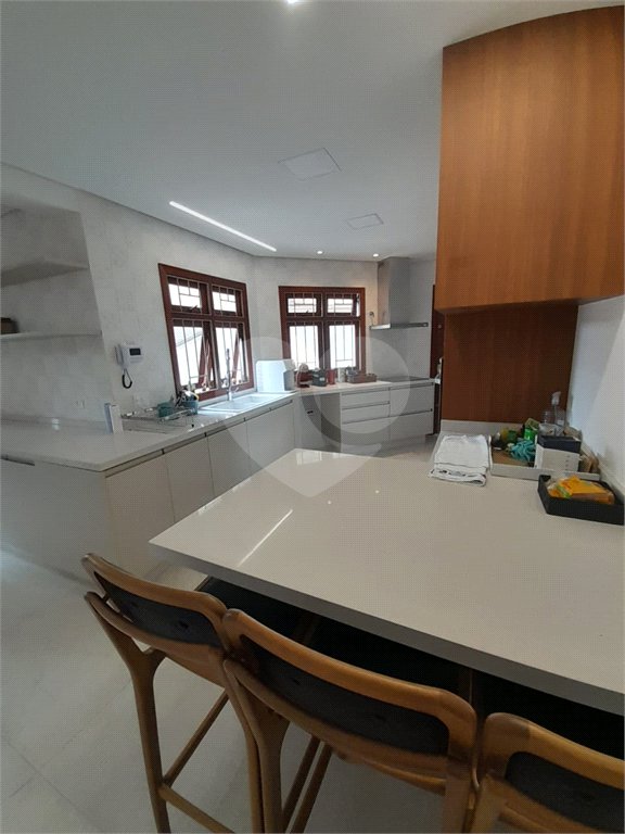 3 AMPLAS SUITES MAIS ECRITORIO MUITO VERDE E AMPLO QUINTAL