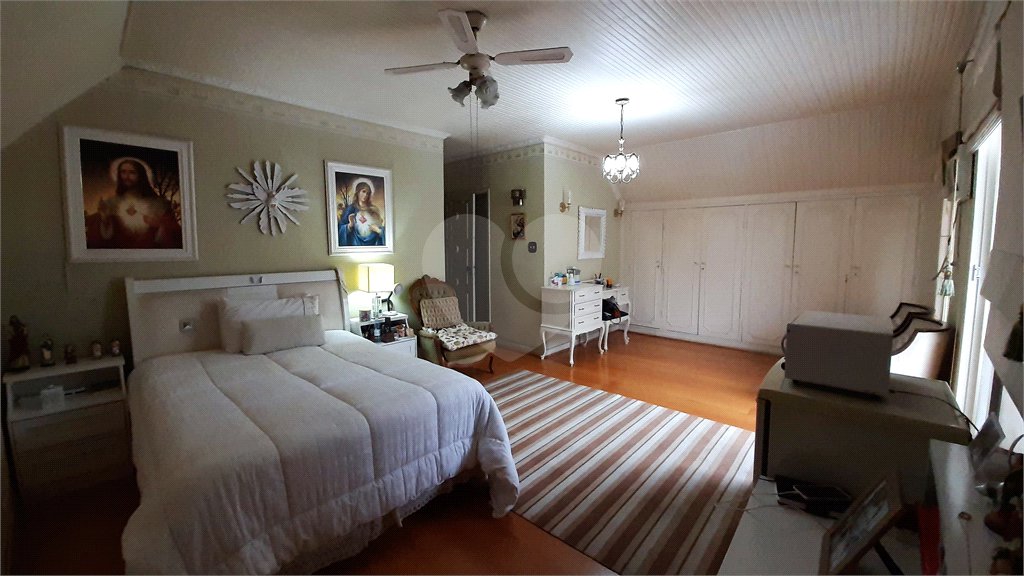 Casa de Vila à venda com 4 quartos, sendo 3 suítes, em Brooklin Velho, São Paulo, SP