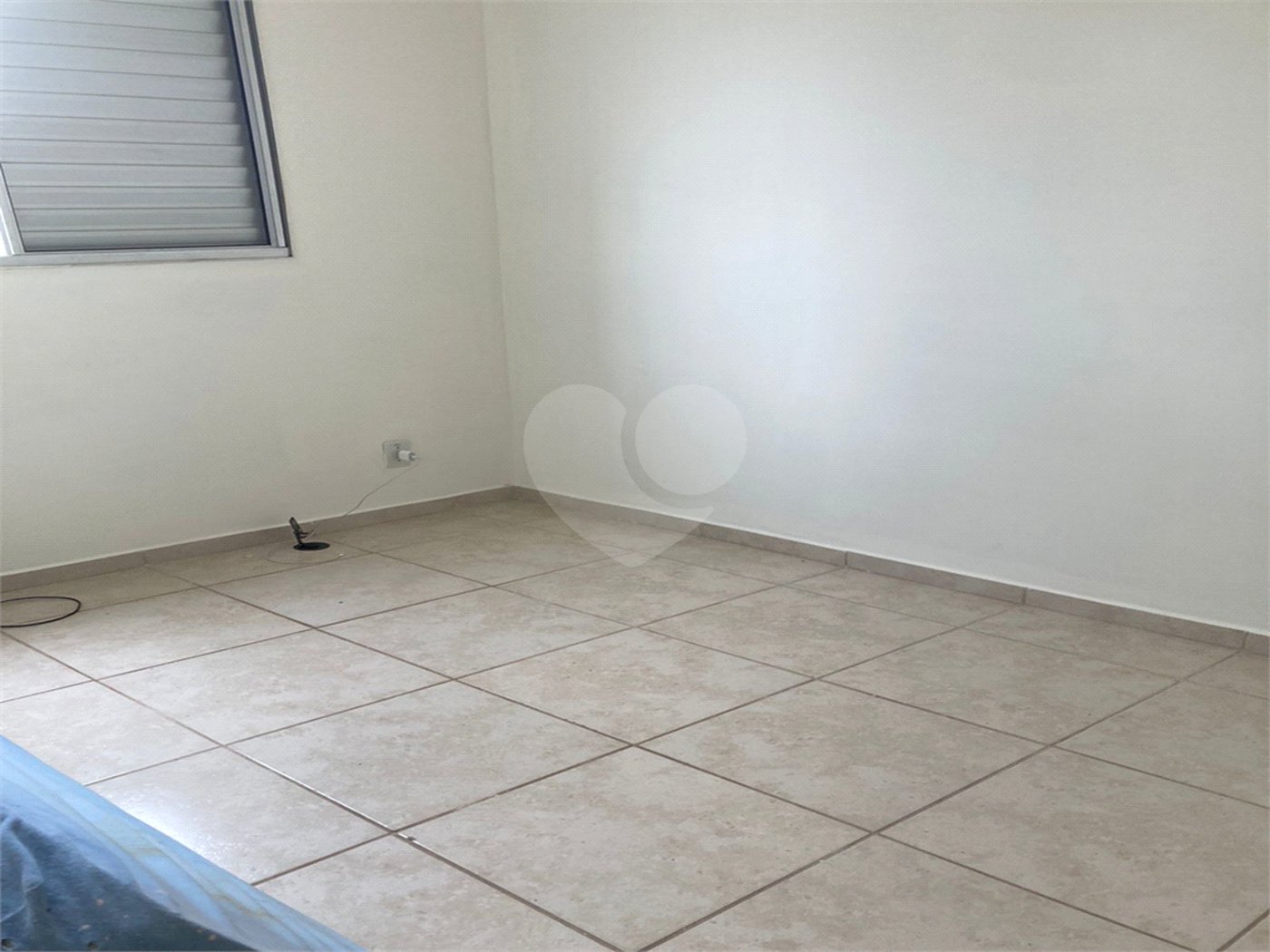 Apartamento à venda com 3 quartos, sendo 1 suíte - no condomínio Carlos Magno, São Carlos - SP