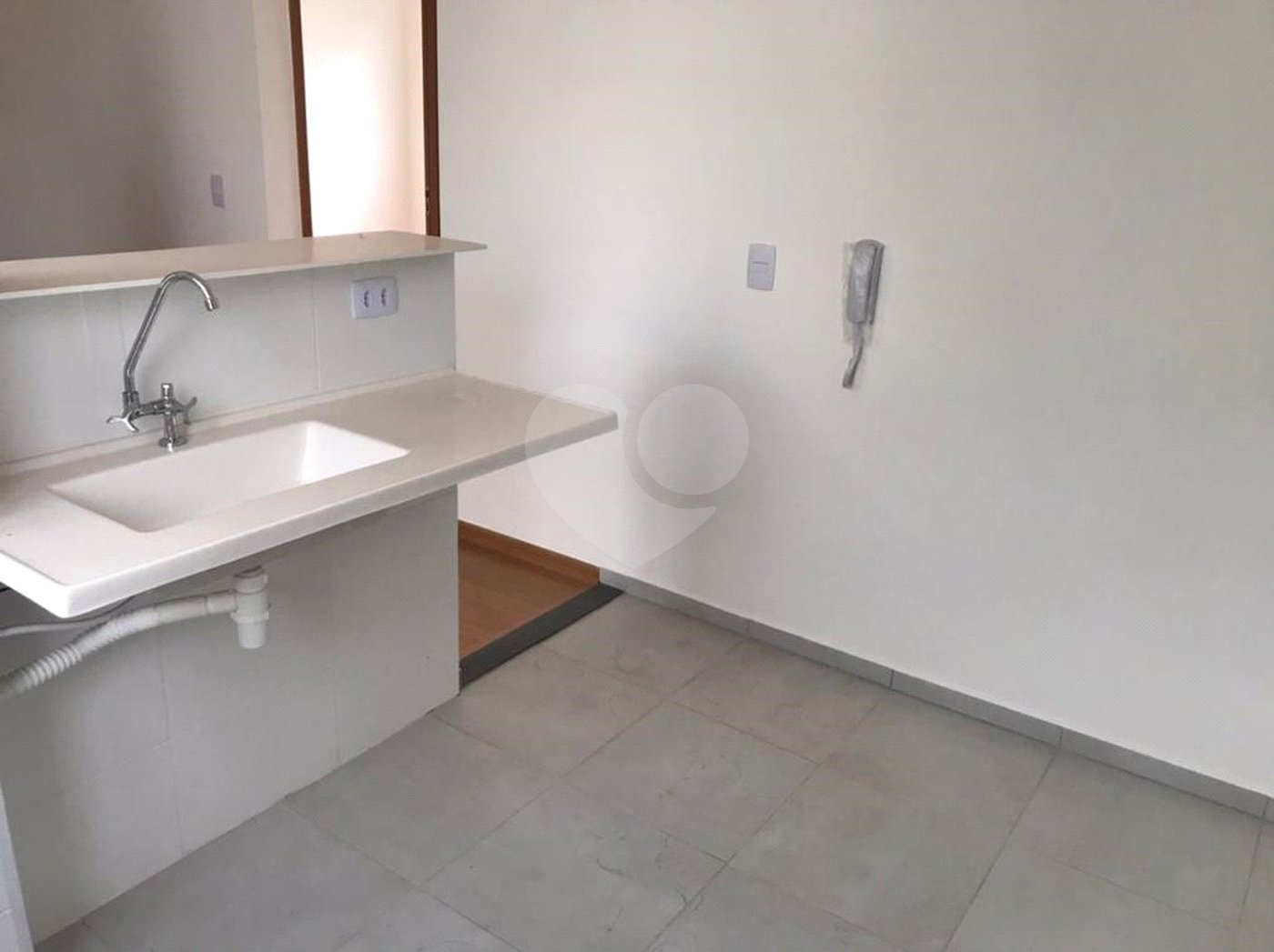 Apartamento no condomínio Monte Berlim