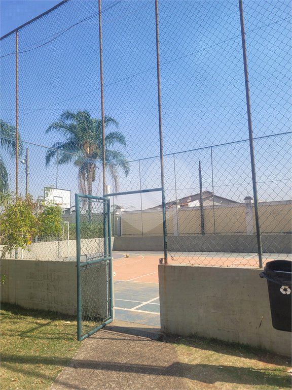Indaiatuba - Venda - Apartamento no Condomínio Portal das Flores com 64 m², 3 dorms, sendo 2 com armários planejados, , WC social, cozinha planejada e totalmente integrada com a lavanderia, varanda, , 02 vagas de garagem. Excelente localização, a poucos metros do Shopping Polo, mercados, padaria,
