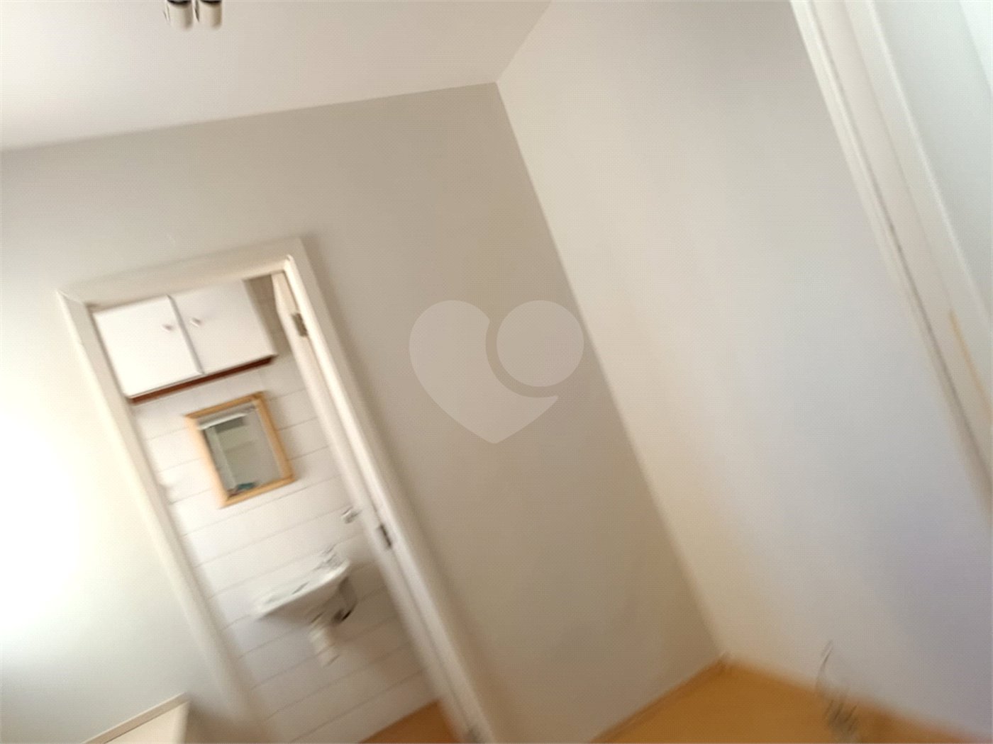 Apartamento à venda com 3 quartos, sendo 1 suíte, em Moema, São Paulo, SP