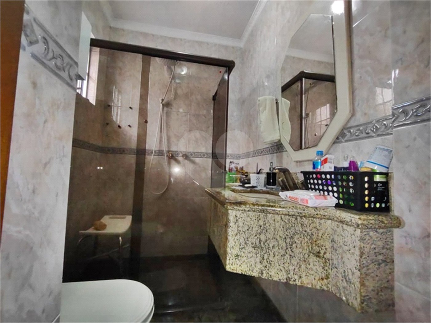 Casa à venda com 3 quartos, sendo 1 suíte, no condomínio Vila Paiva, São Paulo - SP