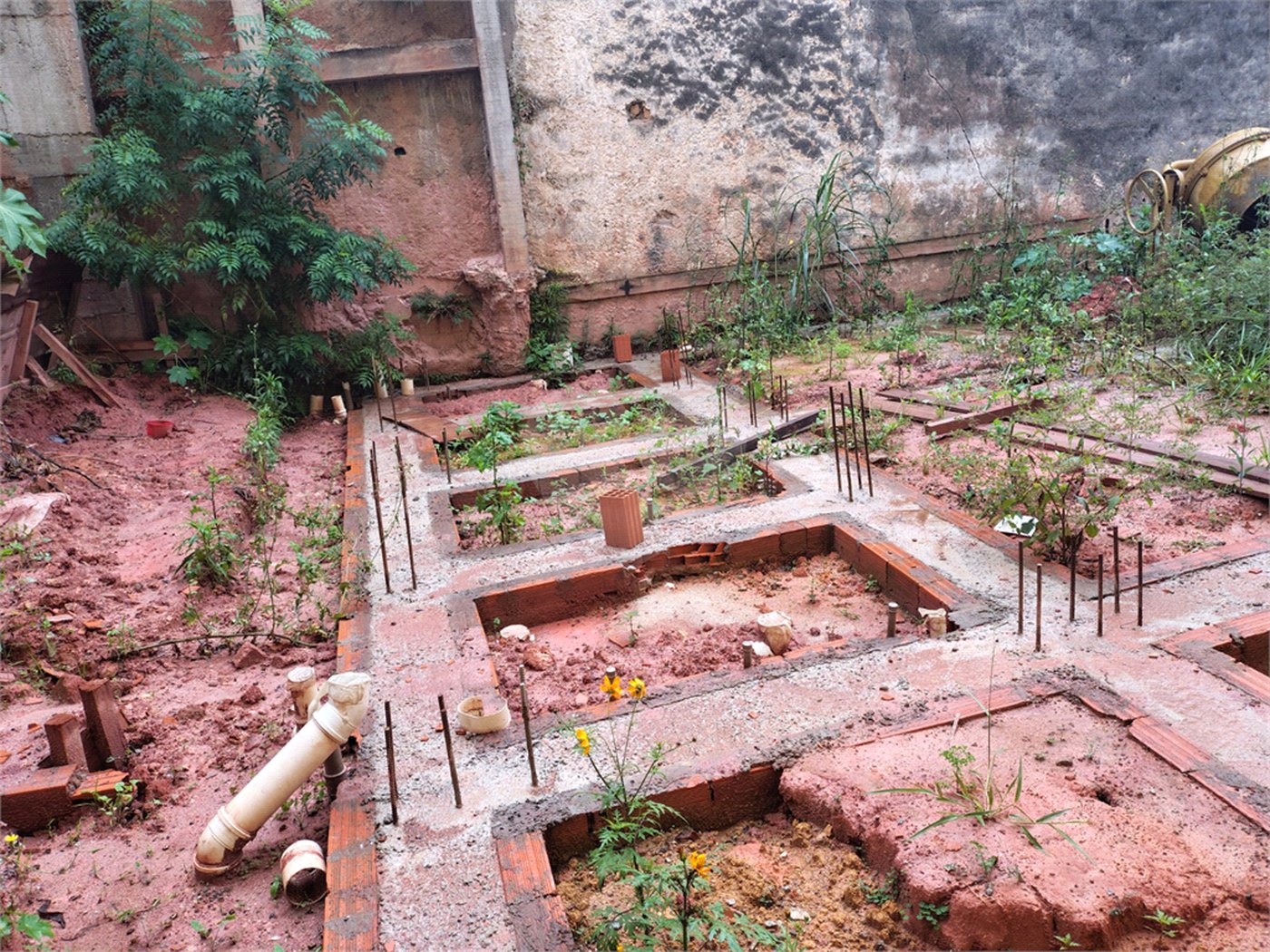Terreno à venda em Jardim Rizzo, São Paulo, SP