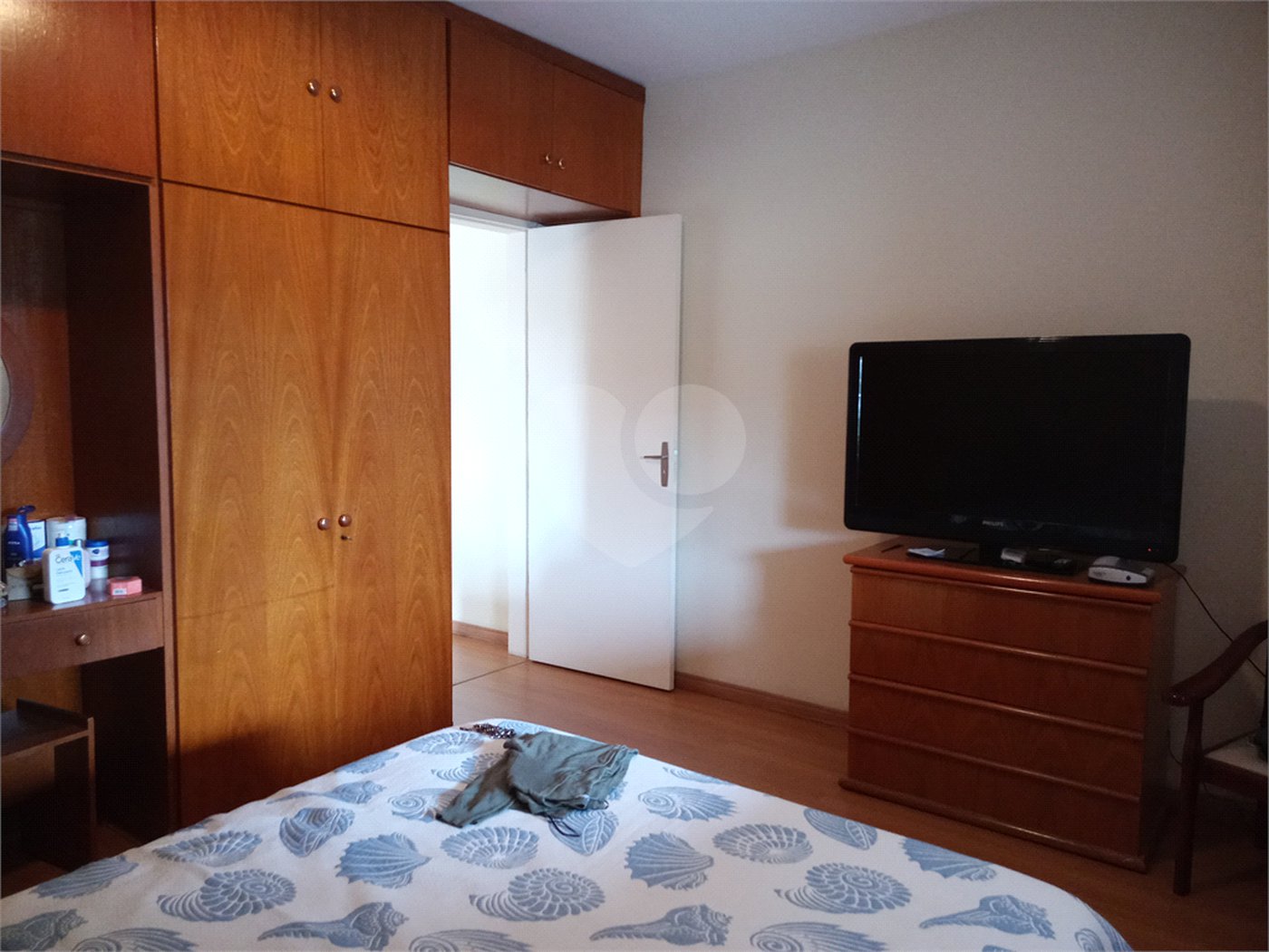 Sobrado à venda com 4 quartos em Horto, São Paulo, SP