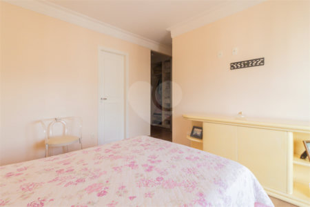 Apartamento à venda com 4 quartos, sendo 3 suítes,  em Indianópolis, São Paulo, SP