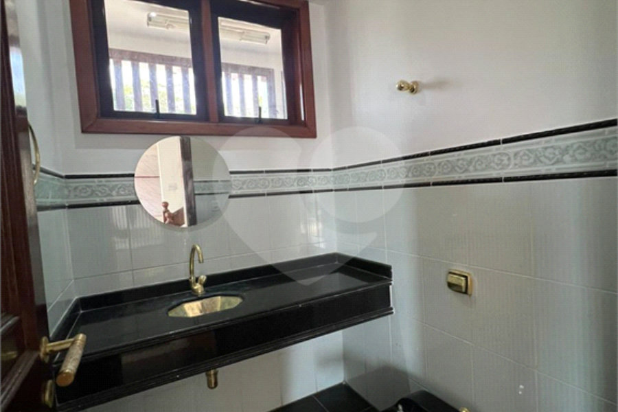 Sobrado à venda ou para alugar com 4 quartos, sendo 3 suítes, em Serra da Cantareira, Mairiporã, SP