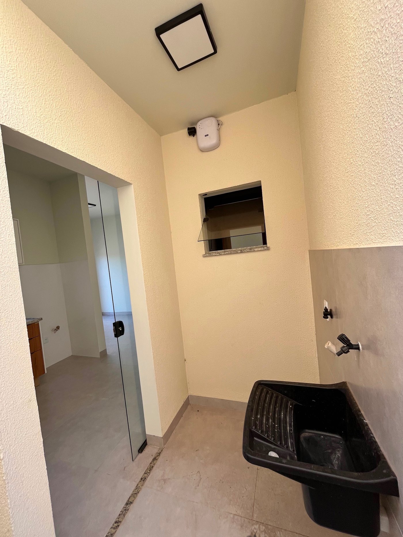 Casa à venda com 2 quartos, sendo 1 suíte,  em Vila Nova, Três Lagoas, MS